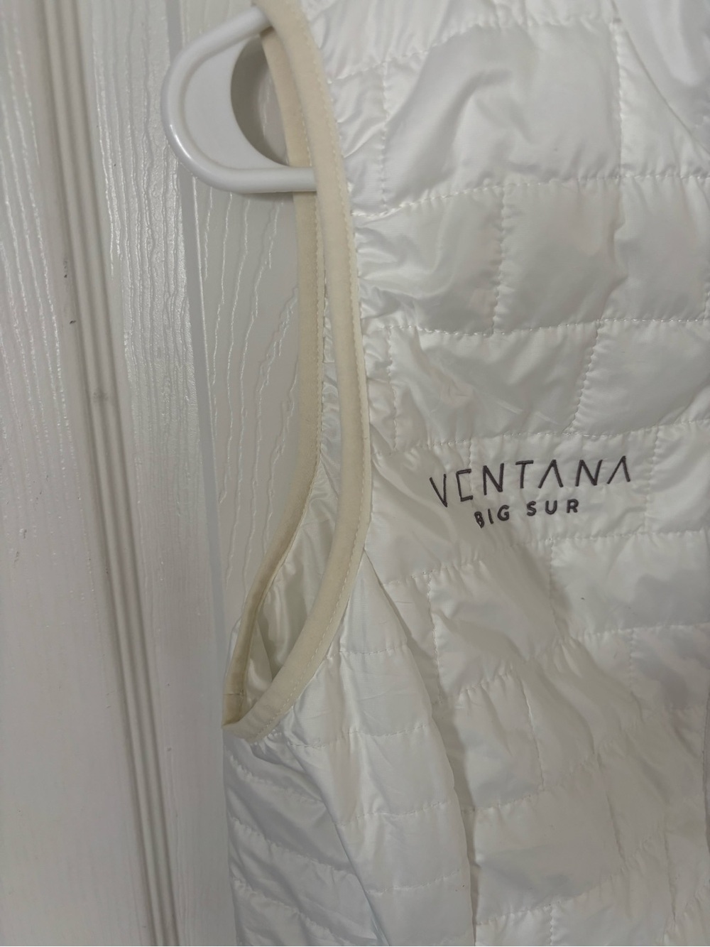Patagonia Women's White Quilted Lightweight Vest - Picture 4 of 6